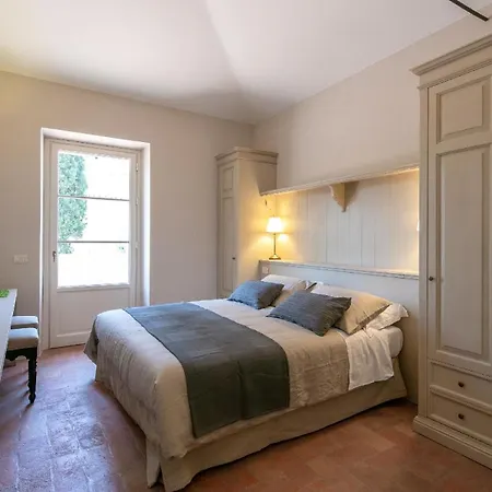 Ferienhaus Fuer 10 Personen In Pietraia Di Cortona, Trasimenischer See