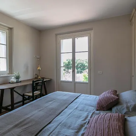 Ferienhaus Fuer 10 Personen In Pietraia Di Cortona, Trasimenischer See Holiday home