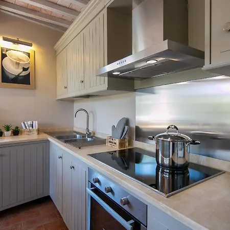Ferienhaus Fuer 10 Personen In Pietraia Di Cortona, Trasimenischer See * Cortona